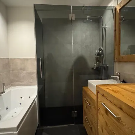 Comfortable House - 4 People - Quiet Chalet